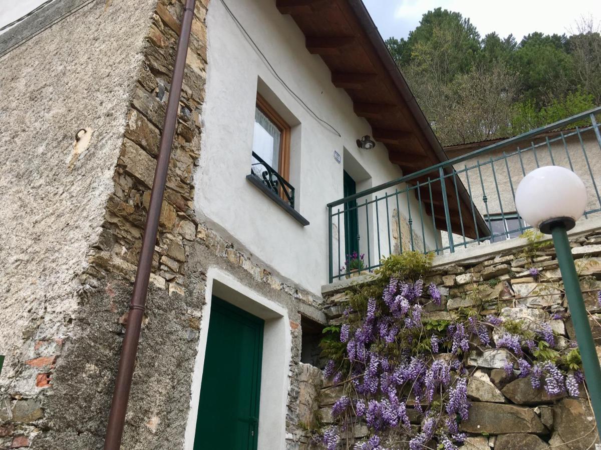 Agriturismo Cascina Clavarezza Valbravenna ภายนอก รูปภาพ